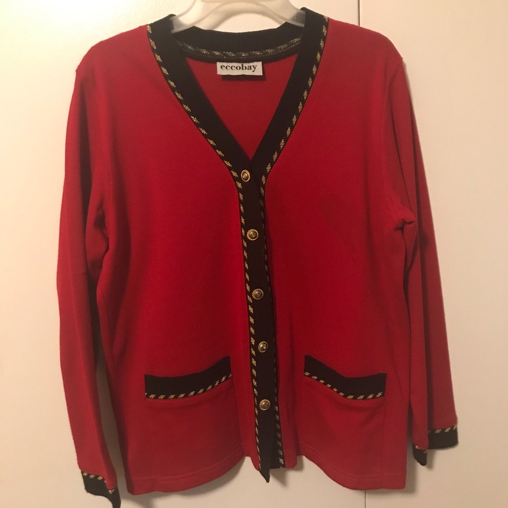 Woman’s sweater with front pockets